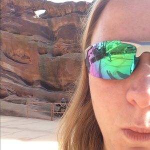 Meet your Posher, Eva